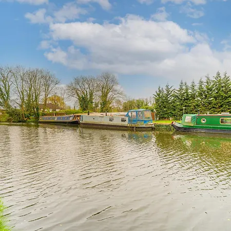 2 Bed Apartment Near Little Britain Lake Uxbridge Exterior photo