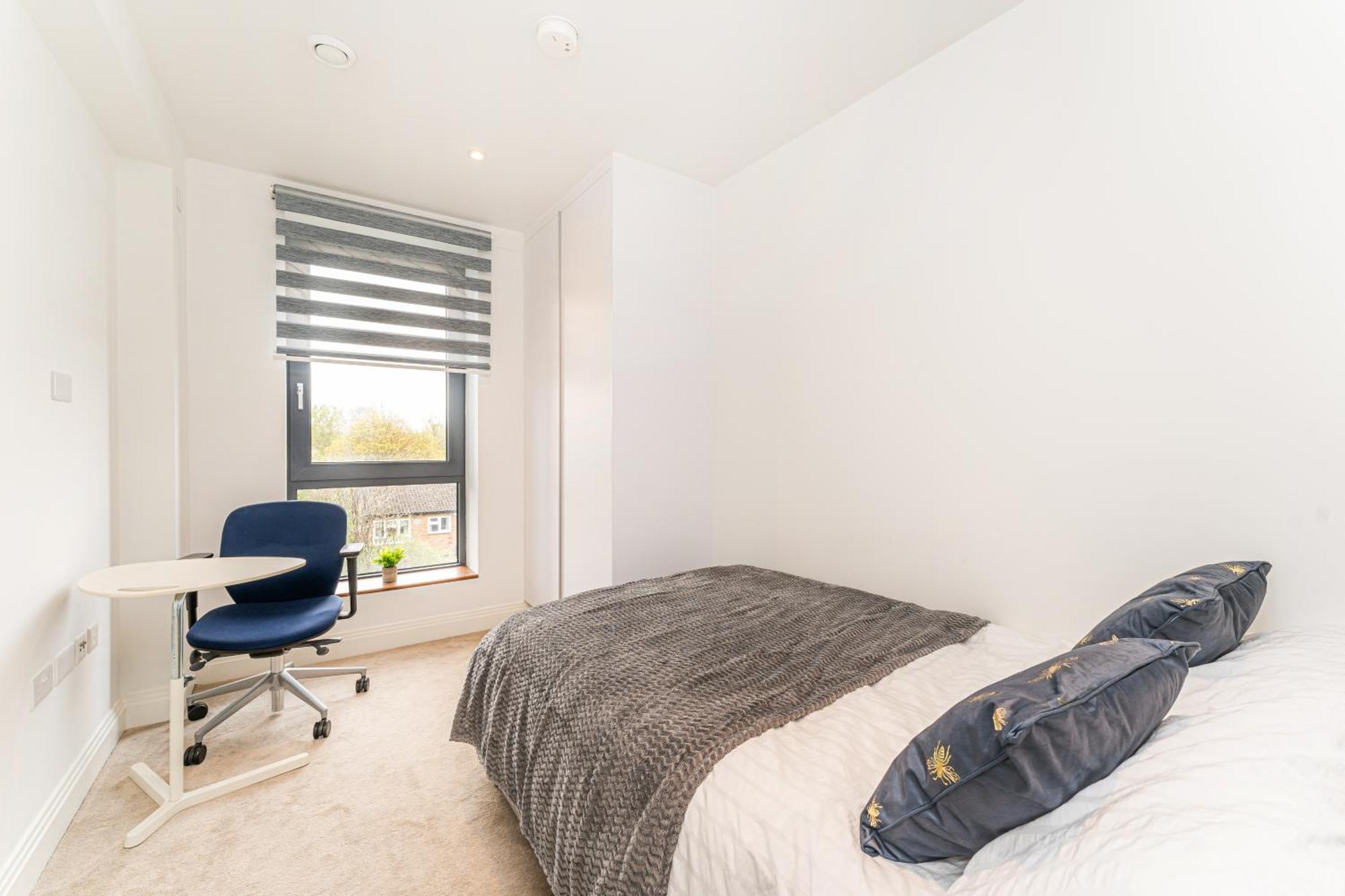 Apartment 2 Bed Near Little Britain *